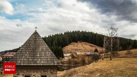 Satul din Romania in care lumea pare ca sta in loc. Aici se afla izvorul al carei ape nu se strica niciodata