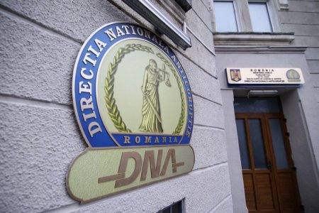 Descinderi DNA si DGA la sediul unei institutii publice: Angajati cercetati pentru fapte de coruptie