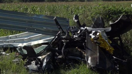 Cine sunt cei cinci morti din accidentul rutier din Hunedoara. Soferul care s-a izbit cu masina de un cap de pod ar fi fost baut