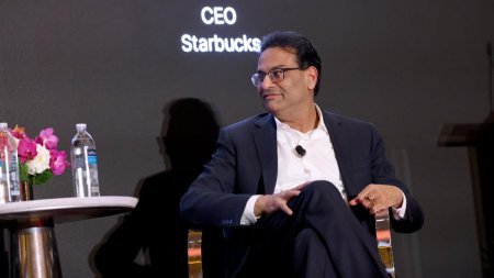 CEO-ul Starbucks si-a dat demisia. Brian Niccol de la Chipotle preia conducerea. Ce a dus la caderea in dizgratie a companiei