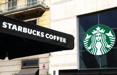 Actiunile <span style='background:#EDF514'>STARBUCKS</span> explodeaza cu aproape 25% dupa numirea unui nou CEO, fost sef la Chipotle