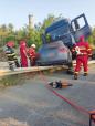 Accident grav la Drobeta-Turnu Severin. Doua persoane au murit dupa ce o masina s-a ciocnit cu un TIR