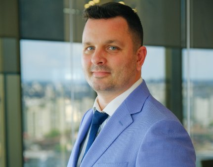 Andrei Paraschiv, Deloitte: Alegerea solutiilor potrivite de management al relatiei cu clientii (CRM) pentru sectorul retail - platforme specifice sau generale? Sisteme no-code sau traditionale?