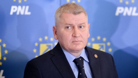 Florin Roman: Sper ca nominalizarea lui Victor Negrescu ca si comisar european este o gluma. Una proasta!