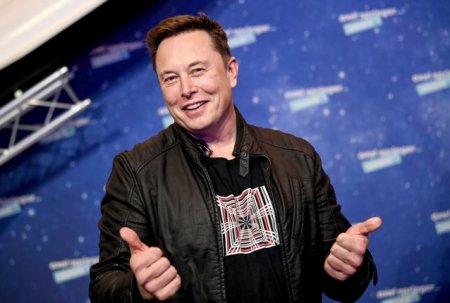 Noul chatbot a lui Elon Musk intra in competitie cu ChatGPT