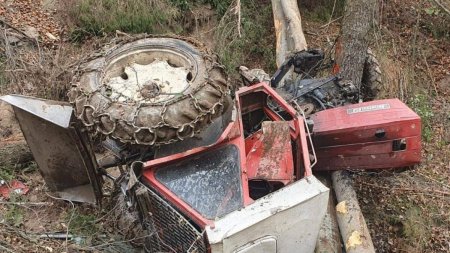 Un barbat a murit dupa ce a cazut cu tractorul intr-un lac din judetul Brasov