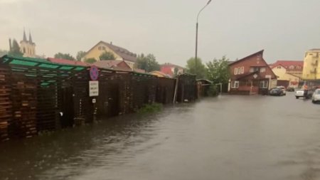 Cod galben de inundatii pe rauri din Transilvania si Oltenia, joi dupa-amiaza