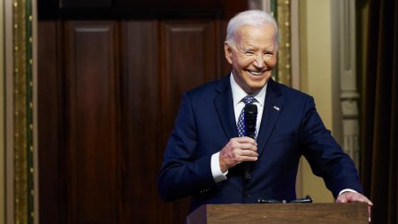 Joe Biden a glumit cu influencerii invitati la Casa Alba si le-a spus ca isi cauta un loc de munca: De aceea v-am invitat