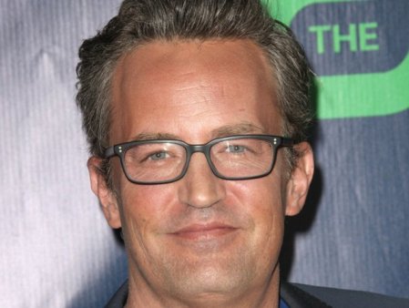 Cinci persoane, inclusiv doi medici, acuzate in cazul mortii starului din Friends, Matthew Perry