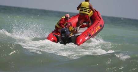 Barbatul care si-a salvat fetita de 6 ani de la inec a fost gasit mort. Salvatorii l-au cautat doua zile