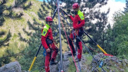 Peste 50 de persoane salvate de pe munte in ultimele 24 de ore