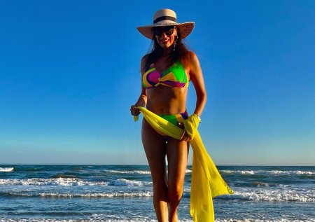 Irina Deleanu a incins plaja din Marbella