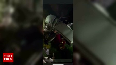 Accident grav in Galati. O masina a cazut de pe pod, dupa ce s-a izbit de un alt autoturism