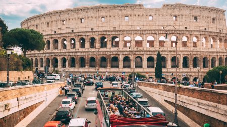 Roma este infestata de sobolani si serpi din cauza deseurilor. Este o adevarata jungla