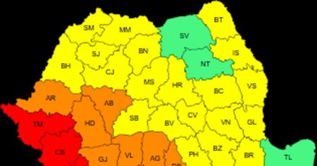 Vremea, intre extreme: Cod rosu de canicula si cod galben de averse torentiale, vijelii si grindina