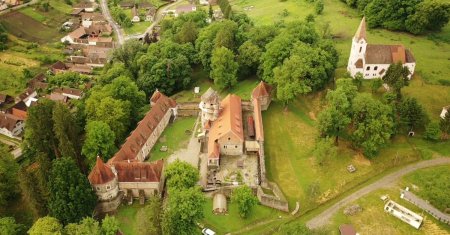 Castelul din Romania remarcat de regizori romani si straini. A fost distrus de <span style='background:#EDF514'>SERGIU NICOLAESCU</span> cand s-au filmat scenele pentru filmul Mihai Viteazul