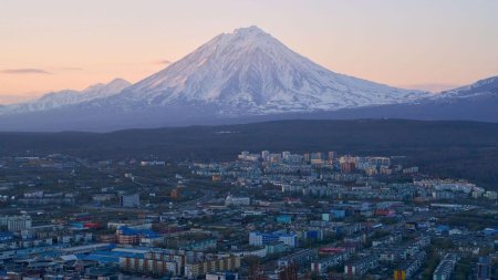 Cutremur de mare intensitate langa peninsula Kamceatka din Rusia