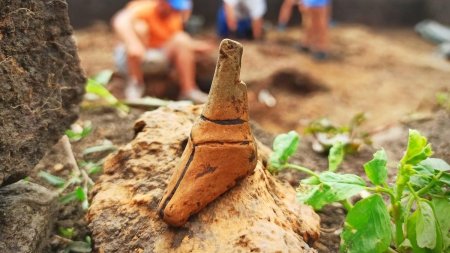 Urme de asezari umane vechi de peste 8.000 de ani au fost descoperite langa Targu Neamt