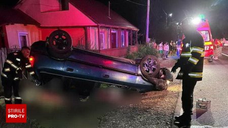 Accident spectaculos pe DN 15D, in Vaslui. Un autoturism s-a rasturnat, iar un adolescent sustine ca s-a aruncat din masina