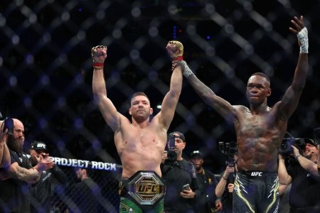 Dricus Du Plessis - Israel Adesanya, duelul celor mai populari africani din UFC, incheiat in runda a 4-a » Moment controversat in gala: arbitru dat afara din cauza unei decizii socante