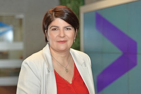 Business MAGAZIN. Cine este Raluca Burghelea, cea care conduce operatiunile gigantului irlandezo-american Accenture in Romania, companie de servicii cu 4.000 de angajati