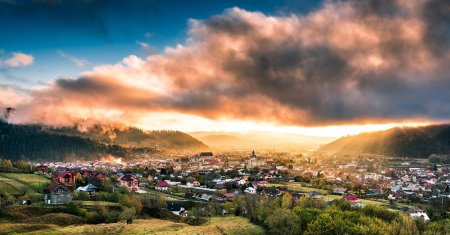 Destinatia din Romania care atrage ca un magnet turistii romani, cat si pe cei straini. O noapte de cazare incepe de la 300 de lei