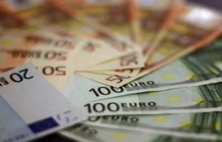 A fost arestat barbatul din spatele a peste un sfert din bancnotele euro falsificate in 2023