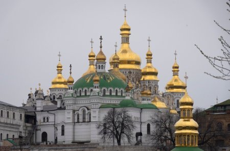 Biserica Ortodoxa subordonata Moscovei a fost interzisa in Ucraina: O filiera a tarii agresoare. Reactia MAE rus