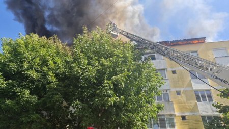 Video Incendiu urias la un bloc din Piatra Neamt