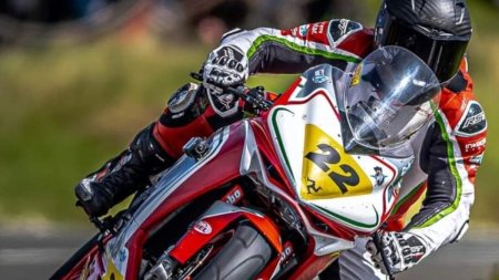 Motociclistul Louis O'Regan a murit intr-un accident la calificarile pentru Manx Grand Prix. Avea 43 de ani