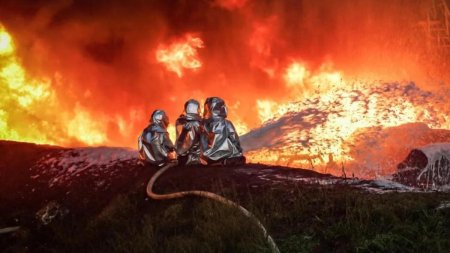 Incendiu violent si degajari mari de clor in aer, dupa un bombardament rusesc in regiunea Ternopil din Ucraina