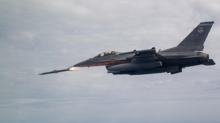 SUA au aprobat vanzarea rachetelor AIM-120 catre Romania. Acestea sunt compatibile cu avioanele F-16 si F-35