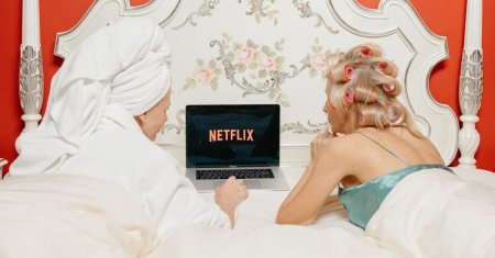 Comedia de pe Netflix la care vei rade cu lacrimi. La doar doua zile de la lansare, a ajuns in top 3 <span style='background:#EDF514'>CELE MAI VIZIONATE</span> productii