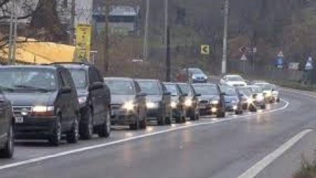 Valori de trafic ridicate pe Valea Prahovei si in statiunea Caciulata. |Aglomeratie si pe DN 39, in Constanta