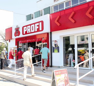 Consiliul Concurentei a efectuat inspectii inopinate la sediile si magazinele Profi din Timisoara si Bucuresti, in cadrul unei investigatii privind posibile practici comerciale neloiale, in urma reclamatiei facuta de firma Pravalia D Art SRL, producator de patiserie si brutarie din zona Sibiului