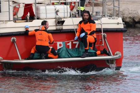 Scafandrii au recuperat cadavrul ultimei persoane disparute de pe iahtul de lux scufundat din Sicilia