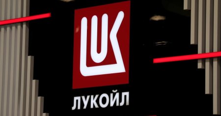 Ucraina vs <span style='background:#EDF514'>LUKOIL</span>. Comisia Europeana respinge cererea Ungariei si Slovaciei de mediere de urgenta cu Kievul