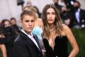 Hailey Bieber si <span style='background:#EDF514'>JUSTIN BIEBER</span> au devenit parinti pentru prima data