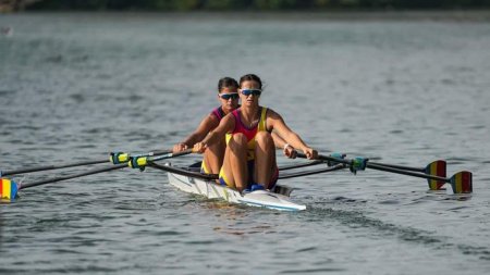 Un nou aur pentru Romania la Campionatele Mondiale de canotaj pentru tineret U23. Echipajul romanesc a stabilit  un nou record mondial de tineret  in <span style='background:#EDF514'>PROBA F</span>eminina de dublu vasle