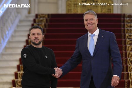 Iohannis i-a adresat o scrisoare de <span style='background:#EDF514'>FELICITARE</span> lui Volodimir Zelenski, de Ziua Nationala a Ucrainei