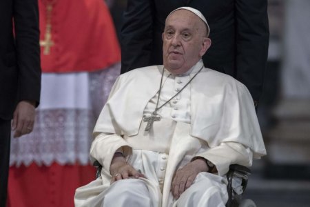 Papa Francisc a criticat interzicerea in Ucraina a Bisericii Ortodoxe legate de Moscova. Ma tem pentru libertatea celor care se roaga