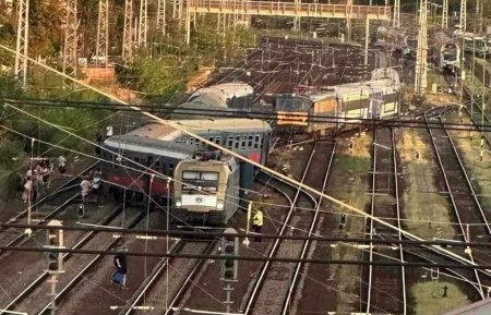 Trenul InterCity Cluj-Napoca-Budapesta a deraiat si a blocat traficul in gara principala a capitalei ungare. A fost foarte infricosator