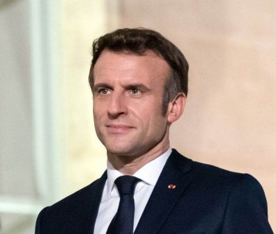 AFP: Macron indeparteaza un Guvern NFP si largeste consultarile