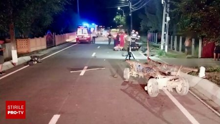 FOTO. Ce a aparut in locul in care doi barbati au murit loviti de o masina, in Iasi. De ce nu au baut bere acasa?