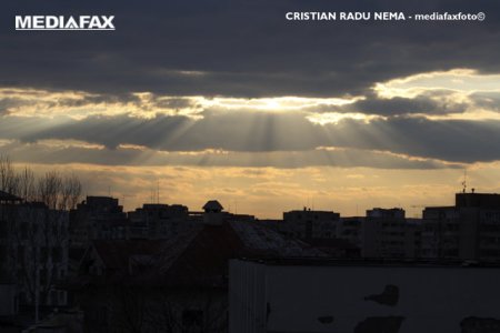 Meteorologii avertizeaza: Val de caldura si furtuni puternice in urmatoarele zile