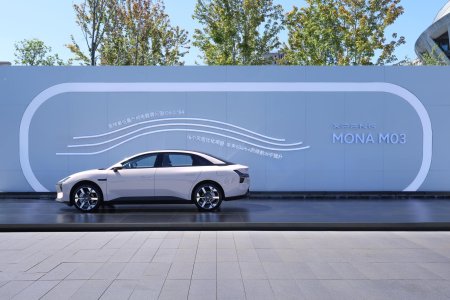 Xpeng a lansat o masina electrica ieftina, cu preturi de la 15.100 de euro. Va concura <span style='background:#EDF514'>TESLA MODEL 3</span>