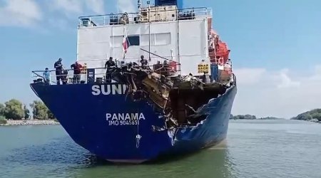 Doua nave, dintre care una plina cu motorina, s-au ciocnit pe canalul Sulina. Nu sunt victime si nici urme de poluare, anunta autoritatile