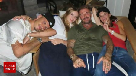 Victoria si David Beckham, vacanta alaturi de trei dintre copiii lor. Cum au fost surprinsi impreuna | GALERIE FOTO