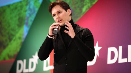 Pavel Durov a fost <span style='background:#EDF514'>ELIBERAT DIN AREST</span> si plasat sub control judiciar. CEO-ul Telegram nu are voie sa paraseasca teritoriul Frantei