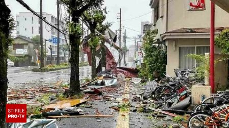 Strazile din sudul Italiei s-au transformat in rauri. Locuintele sunt evacuate, iar cel putin doua persoane sunt <span style='background:#EDF514'>DISPARUTE</span>